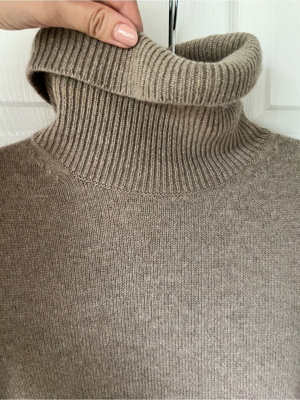 🤎 Aritzia Wilfred - Essential Wool Cashmere Taupe “Outline” Dress - Picture 4 of 8